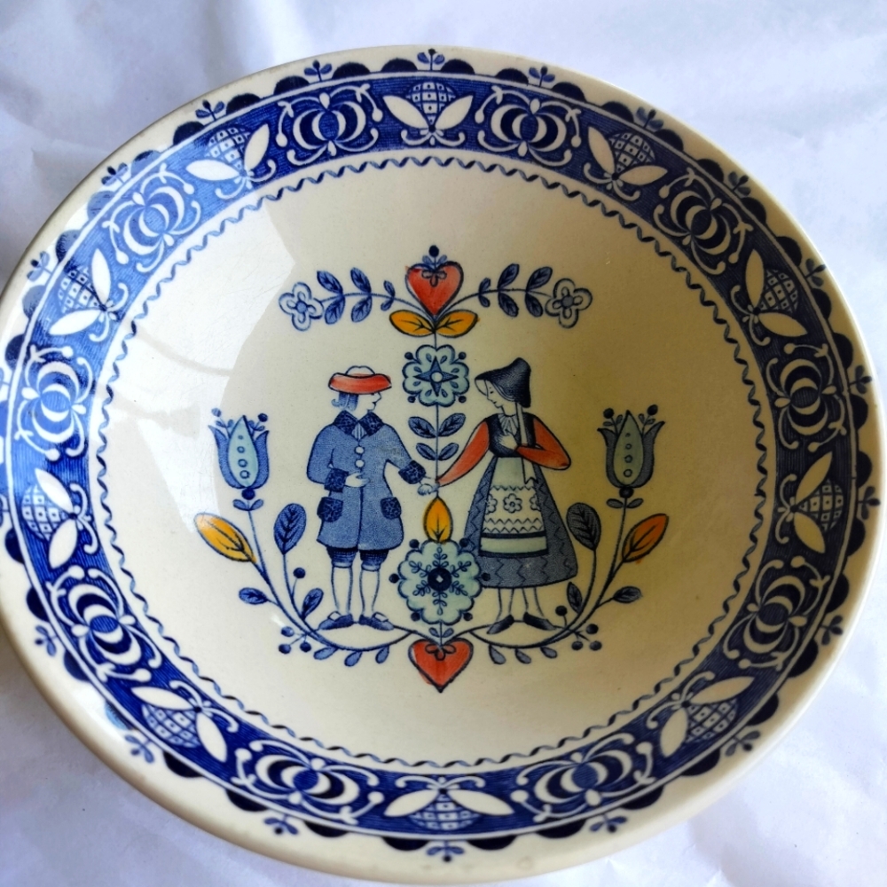 Staffordshire Old Granite Ironstone Hearts and Flowers Johnson Bros. 6.5" Bowl